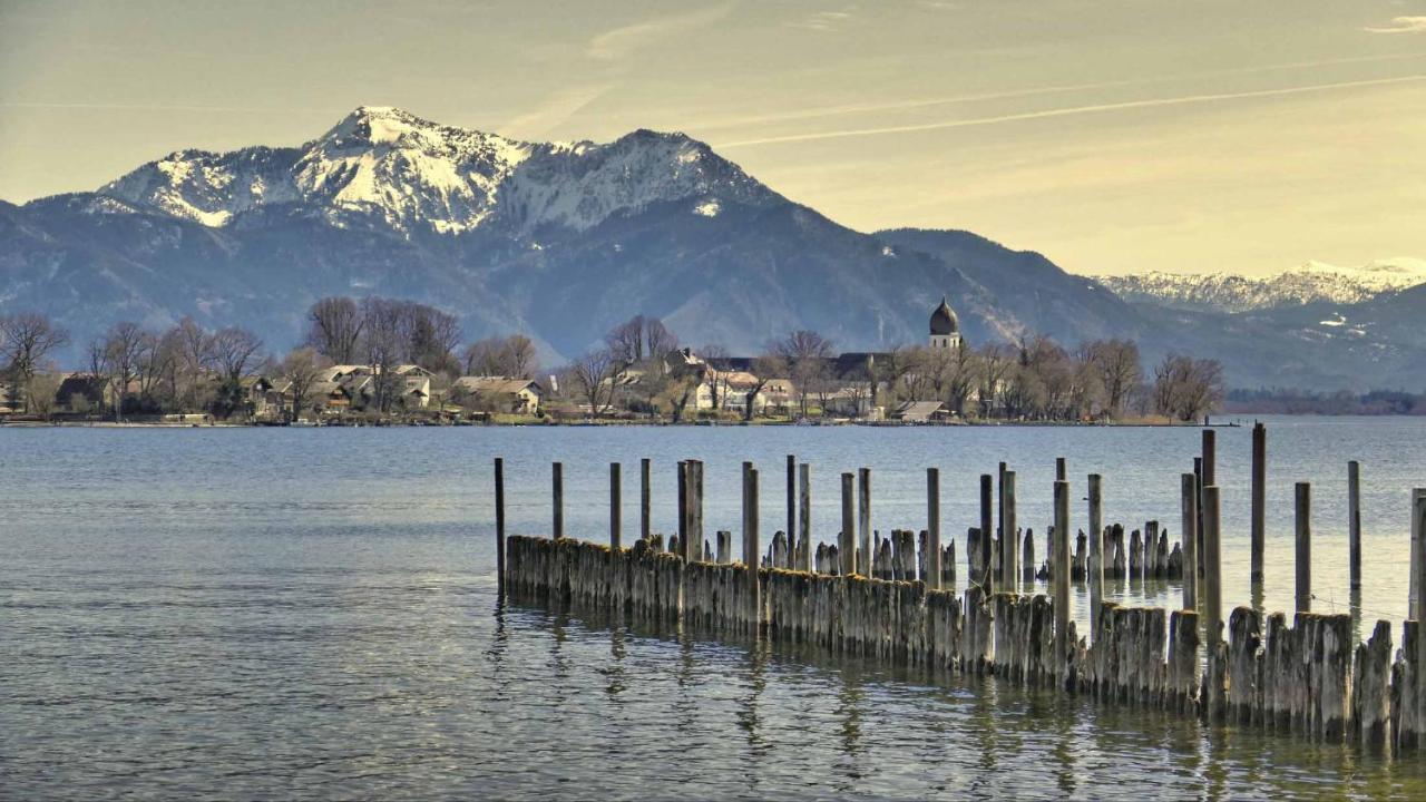 Lieblingseck Nachhaltige 5 Sterne Ferienwohnung Direkt Am Chiemsee Gstadt am Chiemsee Exterior foto